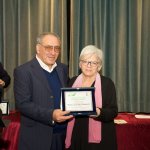 pres. Iannone consegna targa a M.L. Del Monaco (giuria)