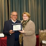 pres.Iannone consegna targa a M.P. De martino(pres. giuria)